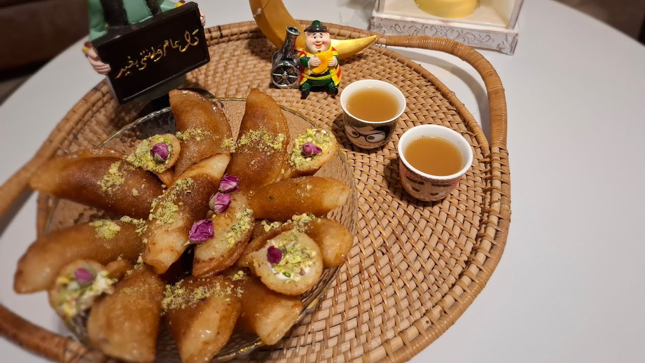 أهم طبق حلويات على سفرة رمضان🌙🕌 القطايف تابعوا الفديو بالخطوات