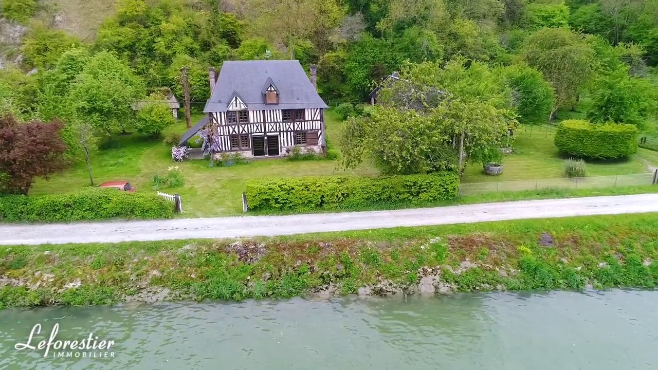 Petit manoir Normand du 17ème en Bord de Seine entre Rouen et Le Havre