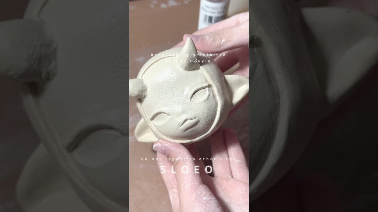 Crayola air dried clay! Ps. This was a failure, she fully cracked :,D #airdryclay 