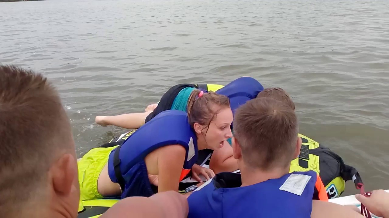 Zalew krasnik płwanie na oponie