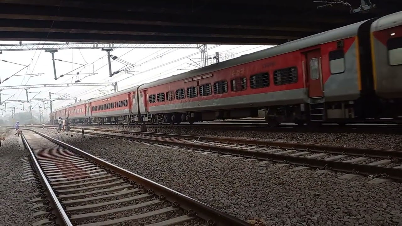 Tanakpur Shaktinagar triveni exp moving towards rai bareily skipping utratia 
