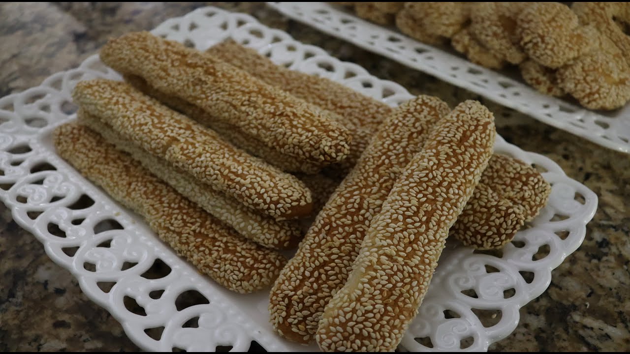كعك عراقي بالسمسم