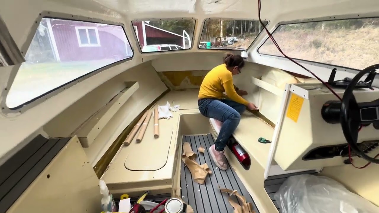 Renovet in side of Flipper 575HT from 1978