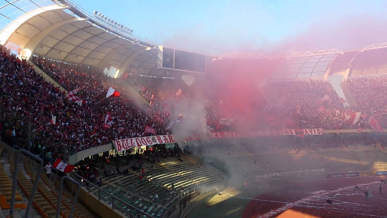 Bari - Avellino 2 - 1 inno bari + cori da brividi