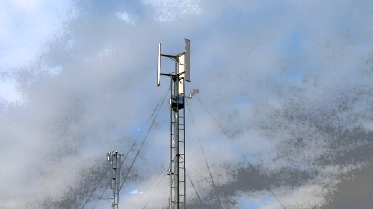 VAWT - Darrieus wind turbine test after reconstruction of the mast 1