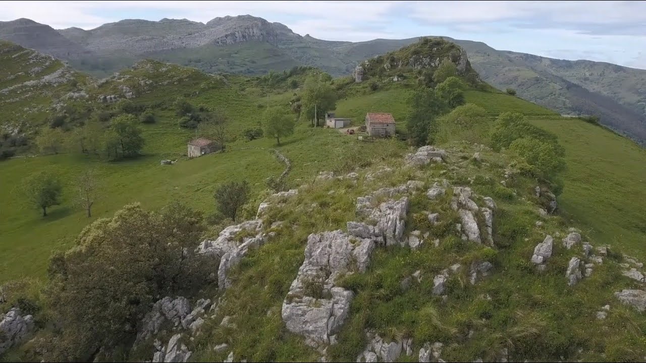 SPAIN:  Cantabria: Lierganes
