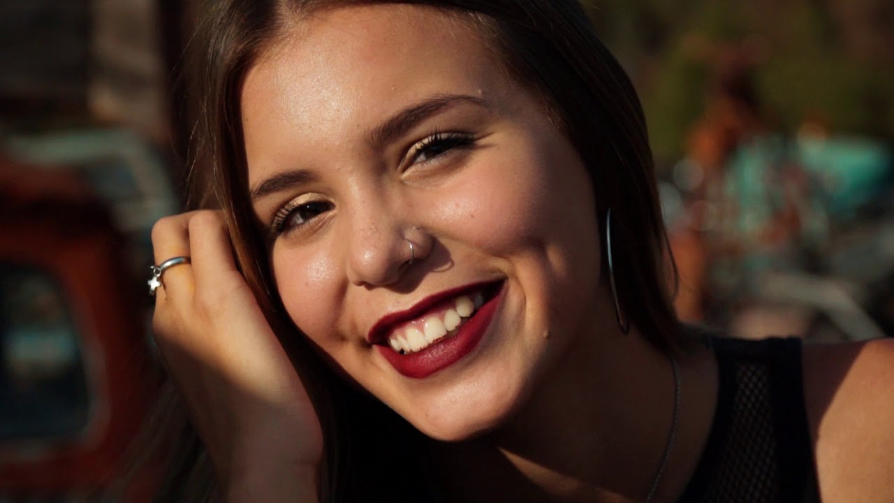 BACKSTAGE EXTERIORES CAMI