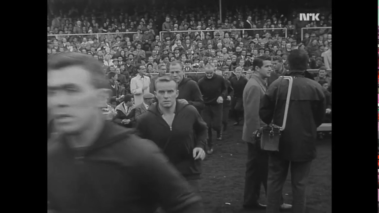 Kniksen - Roald Jensen - Brann - Norge vs. Sverige 16.09.62 2-1 (Filmavisen – 20  september 1962)