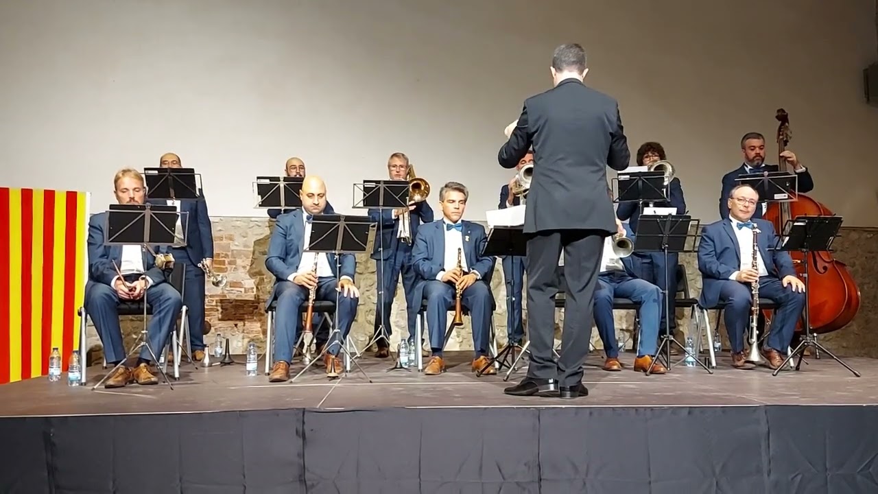 La plaça de les il·lusions - sardana d' Anna Abad