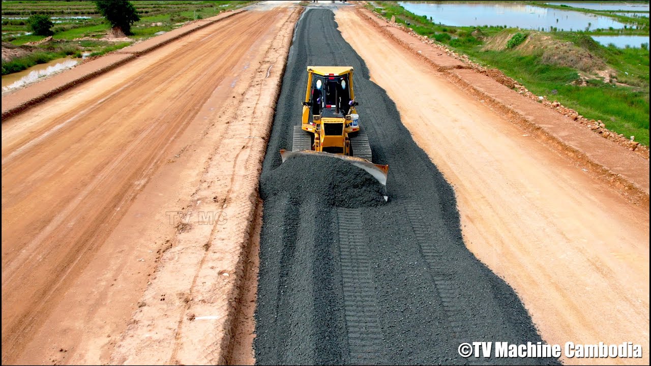 Professionals Techniques Operator Bulldozer D41P Pushing Gravel Big Road