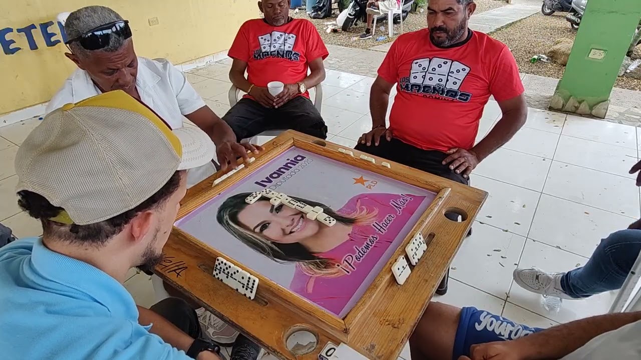 Dominó domino torneo 