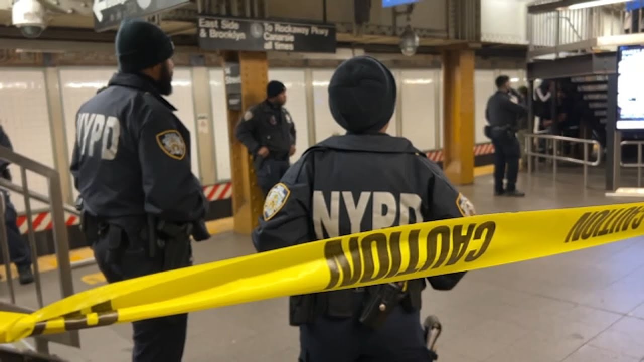 3 people stabbed inside subway stations in 2 separate incidents