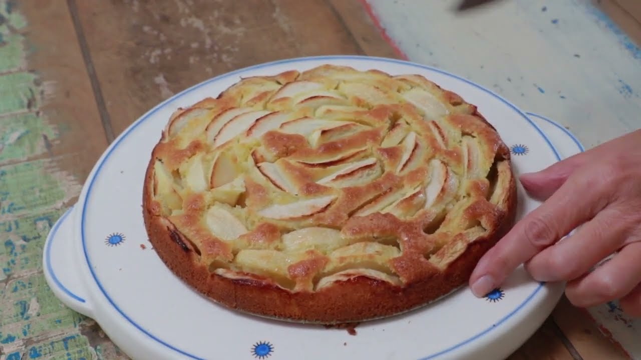 Nimm 3 Äpfel & mache dir den einfachsten besten Apfelkuchen der Welt