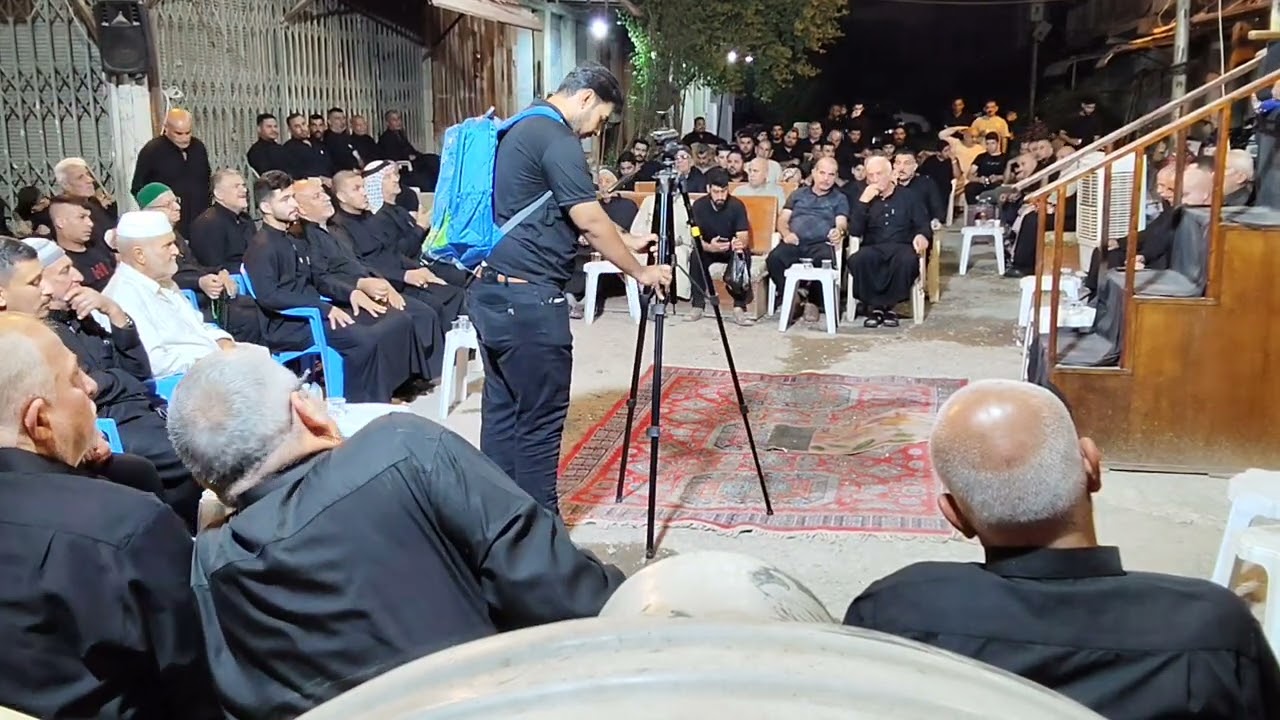 ٫