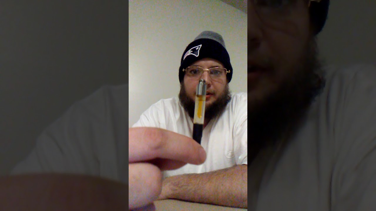 Smoking thc oil from syringe part2