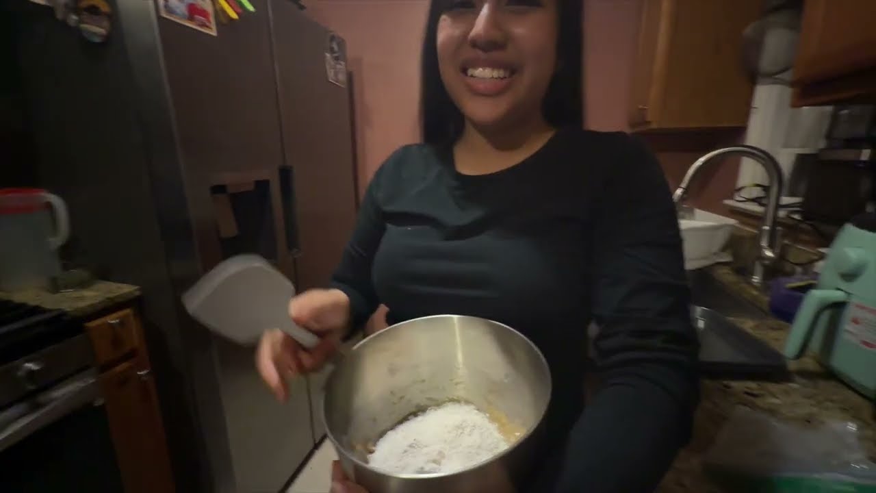 Baking cookies w the girlys