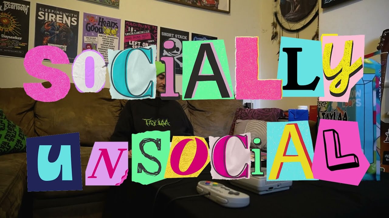 TAYLAA &ndash; Socially Unsocial (Official Visualiser)