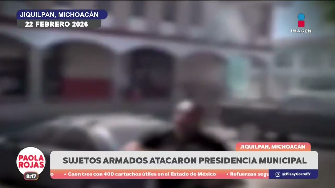 Sujetos armados atacaron el Palacio Municipal en Michoac&aacute;n.
