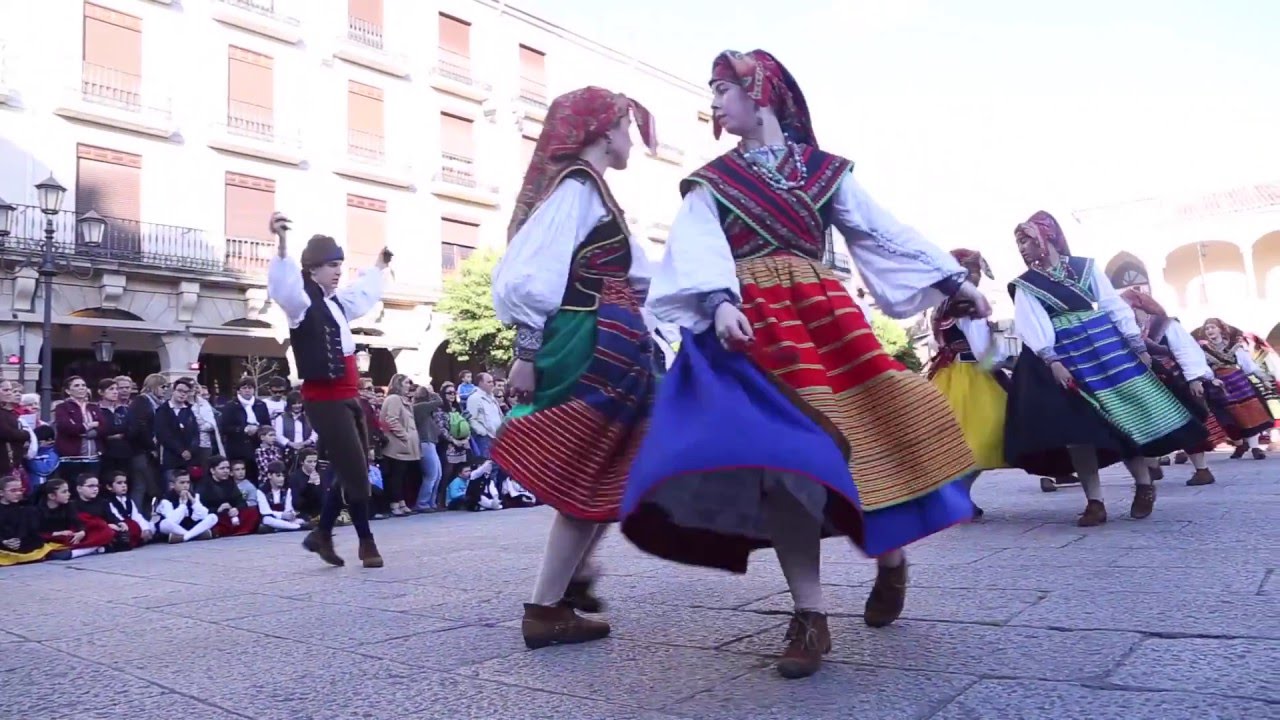 Grupo de Coros y Danzas Doña Urraca - Día Internacional de la Danza