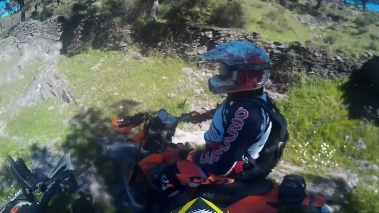 ENDURO TRADICIONAL RECORRIENDO CALLEJONES