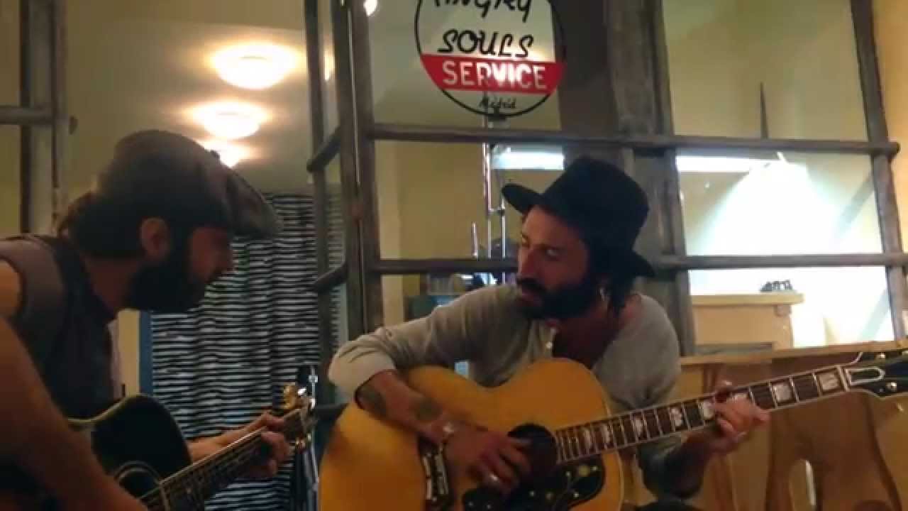 Leiva - Baile de ilusiones (Ariel Rot) En directo en Angry Souls Madrid