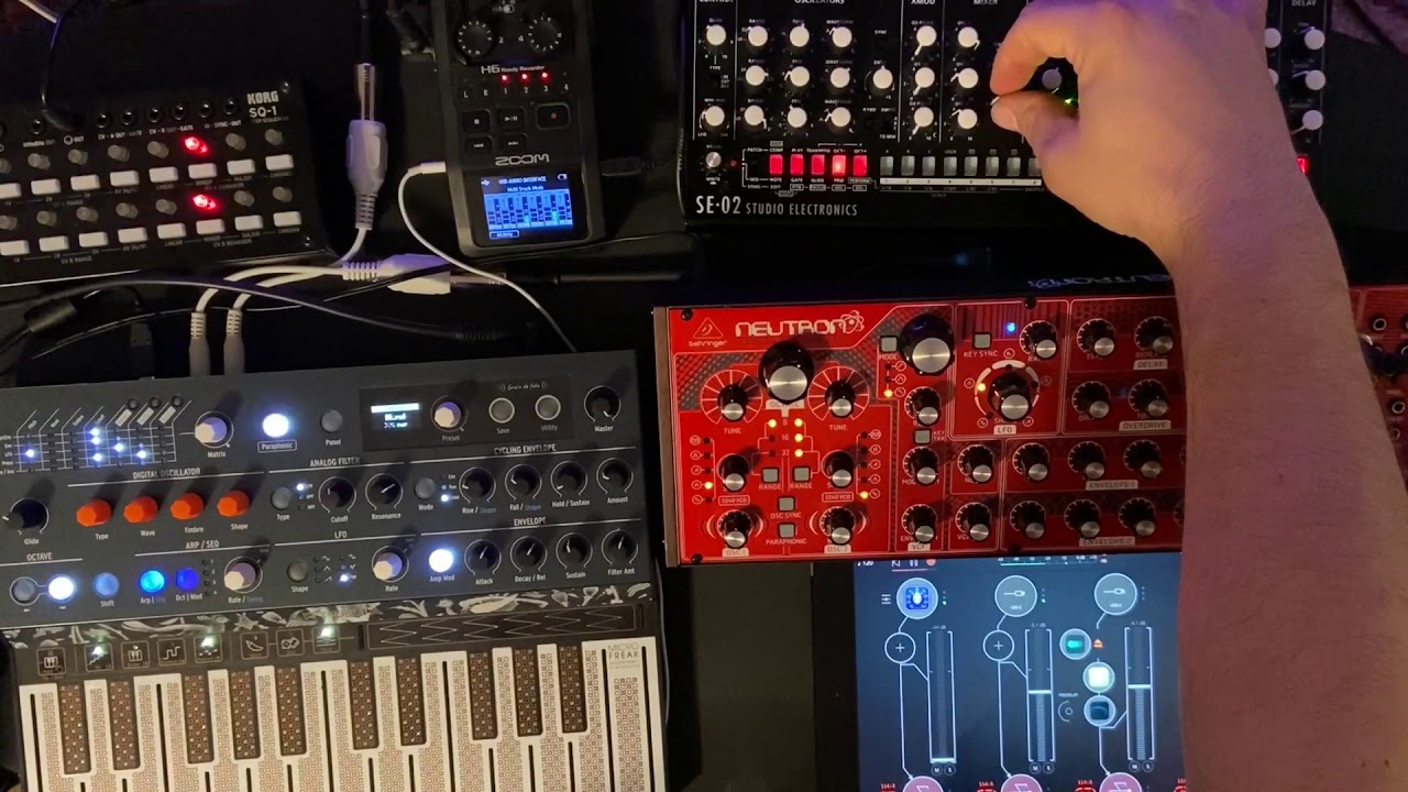 Ambient Essay No. 3 | Arturia Microfreak, Behringer Neutron, Roland SE-02, iOS