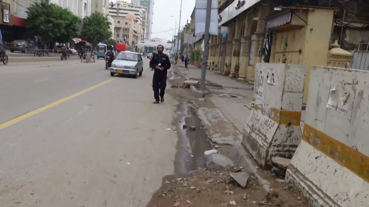 I.I. Chundrigar (Ibrahim Ismail Chundrigar) Road Walk - Karachi - Pakistan Street View