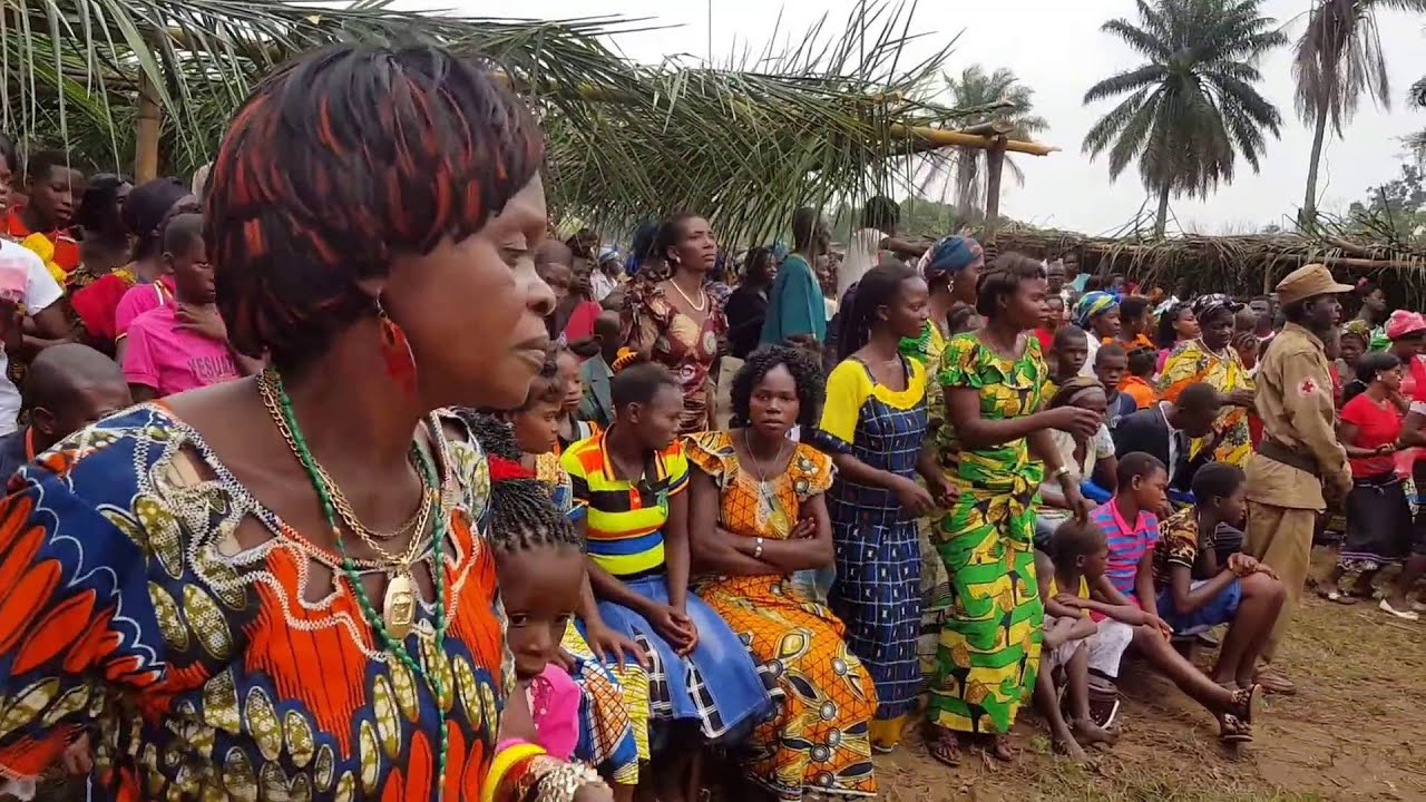 Première messe à Mukoko-ville (RD Congo)