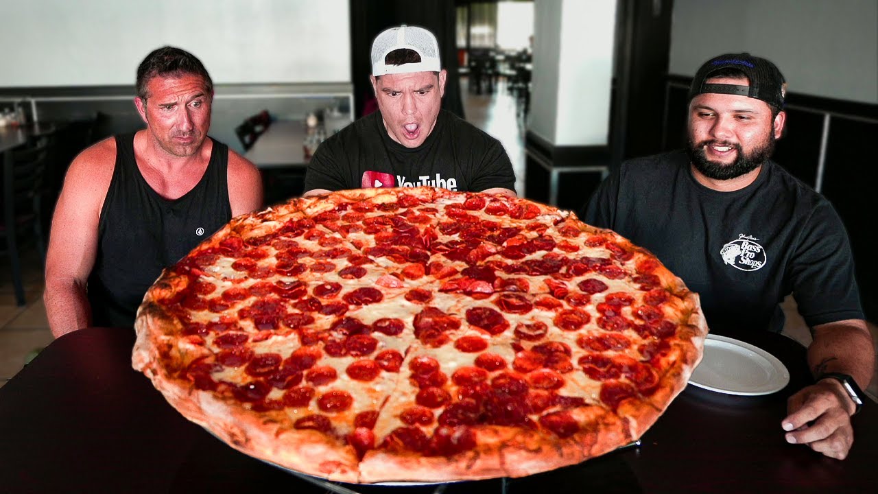 НАМ НУЖНО БЫЛО ДОСТАТЬ БЕЗУМНУЮ ПИЦЦУ ВЕСОМ БОЛЕЕ 7 ФУНТОВ!