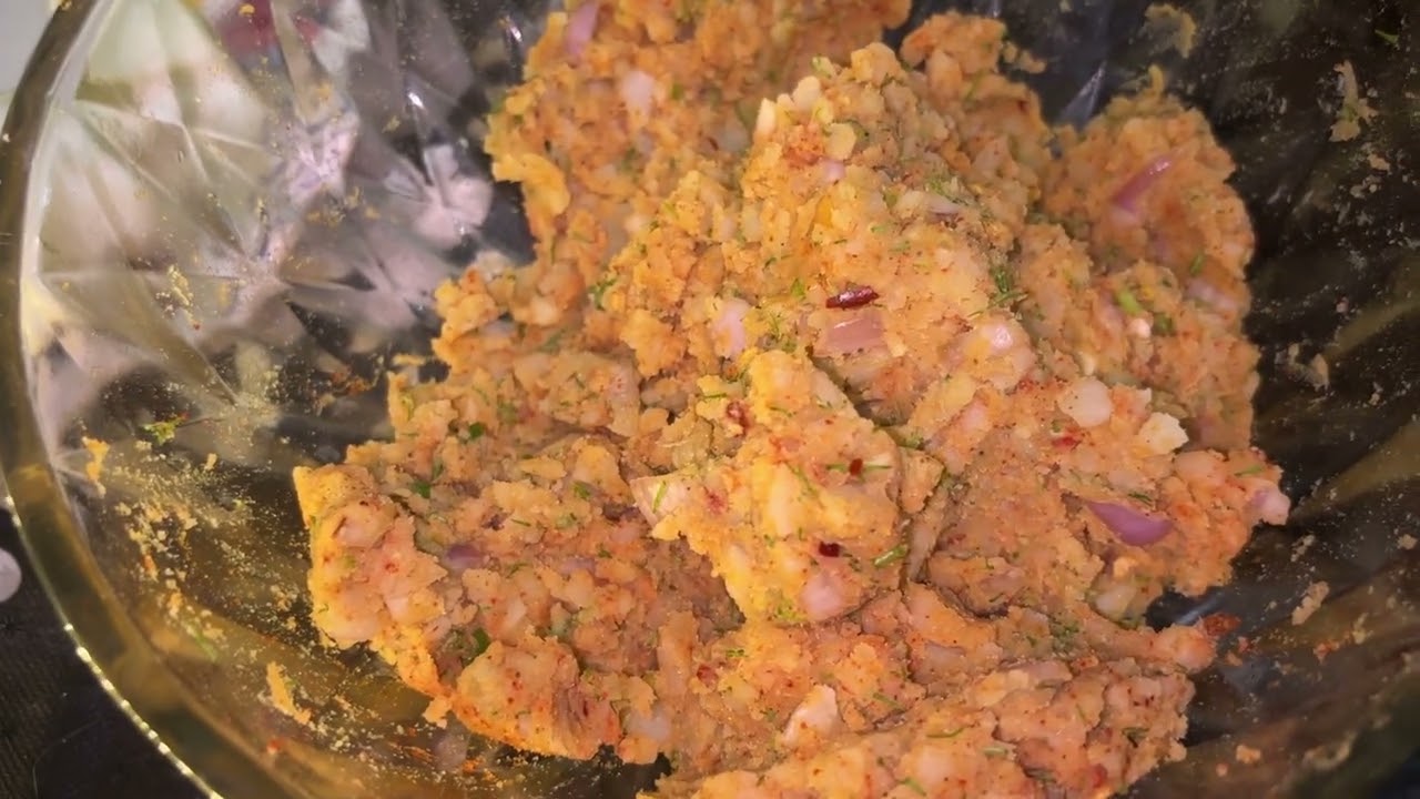 Aloo egg pakora @Sunfiyaskitchenvlog #eggpakorarecipe #iftarrecipe 