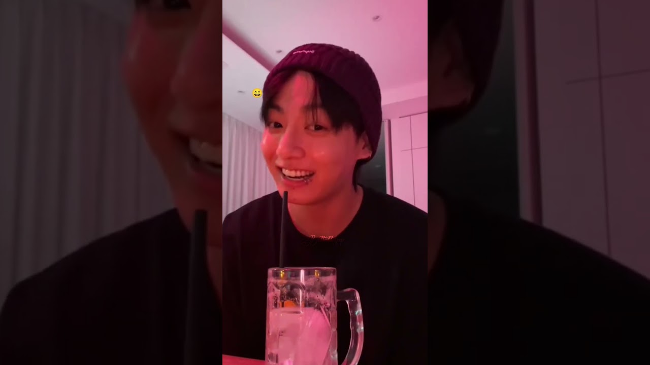 someone asked Jungkook to smile if he's real and then he 🤣