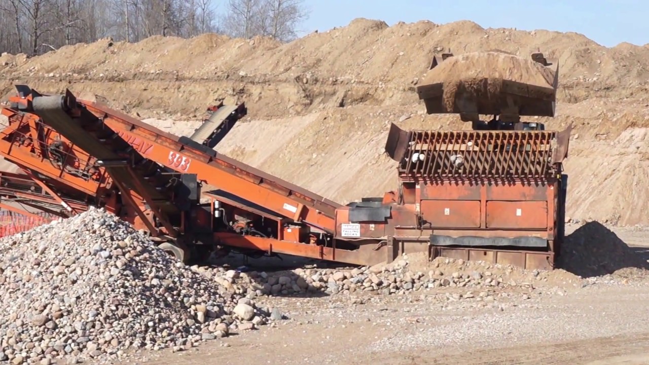 Finlay Portable Screen at Auction - 6/6/18 - Antigo, Wisc.