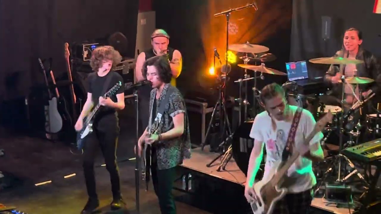 Modern Alibi - Is Everyboday In - Amos&rsquo; - 4/11/2025