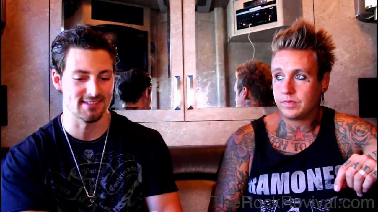 Papa Roach Interview with Jacoby Shaddix On The Tour Bus on 2012 U.S. Tour