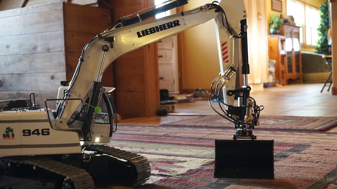 Rc Liebherr 946 Landscaping Bucket Test.