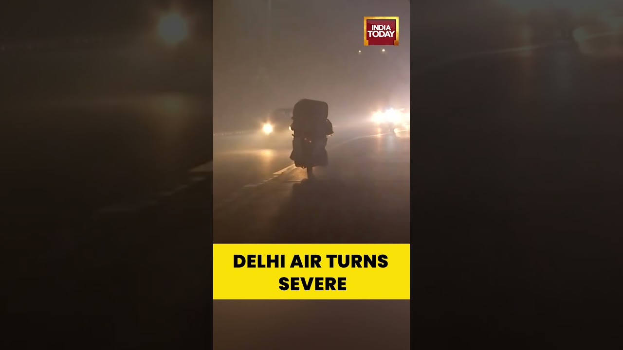 Severe Air Pollution in Delhi: Smog Engulfs ITO Area, Emergency Curbs Imposed