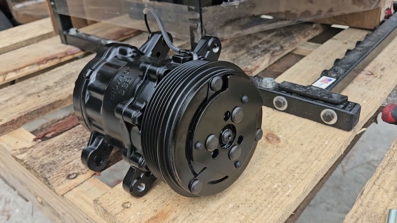 Как установить кронштейн компрессора кондиционера Coyote Swap Sanden SD7 5.0L
