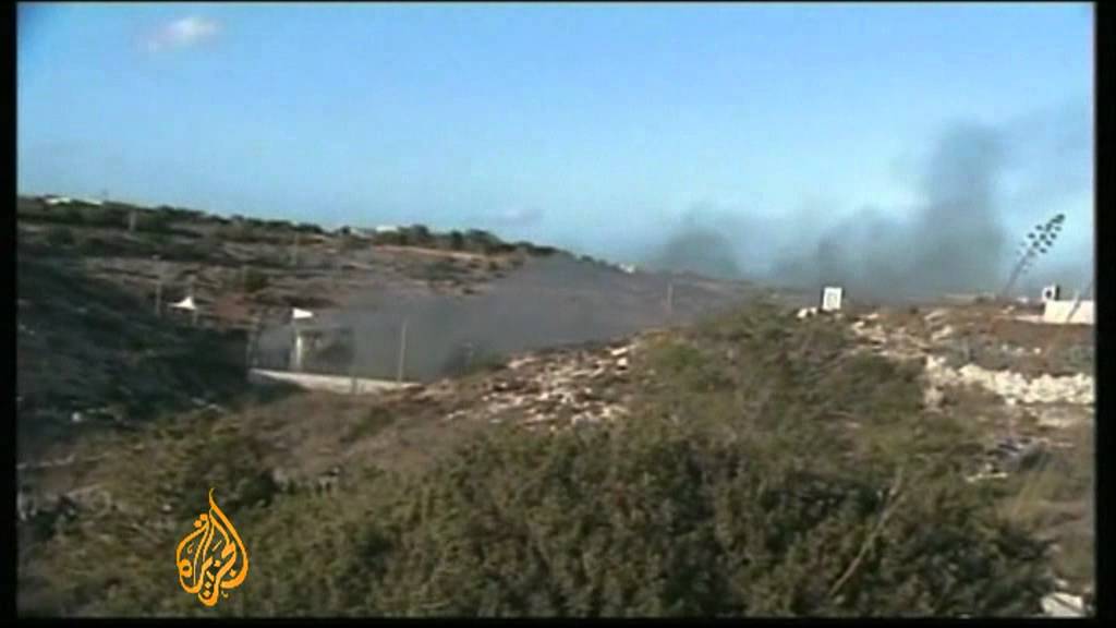 Migrants clash with police in Lampedusa