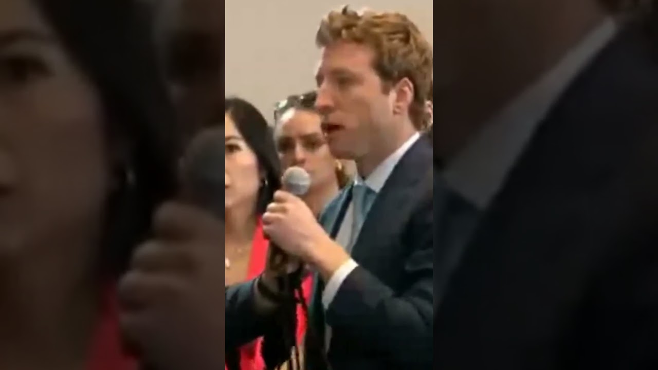 Journalist DESTROYS #trump He ADMITS He Has NO CLUE!!