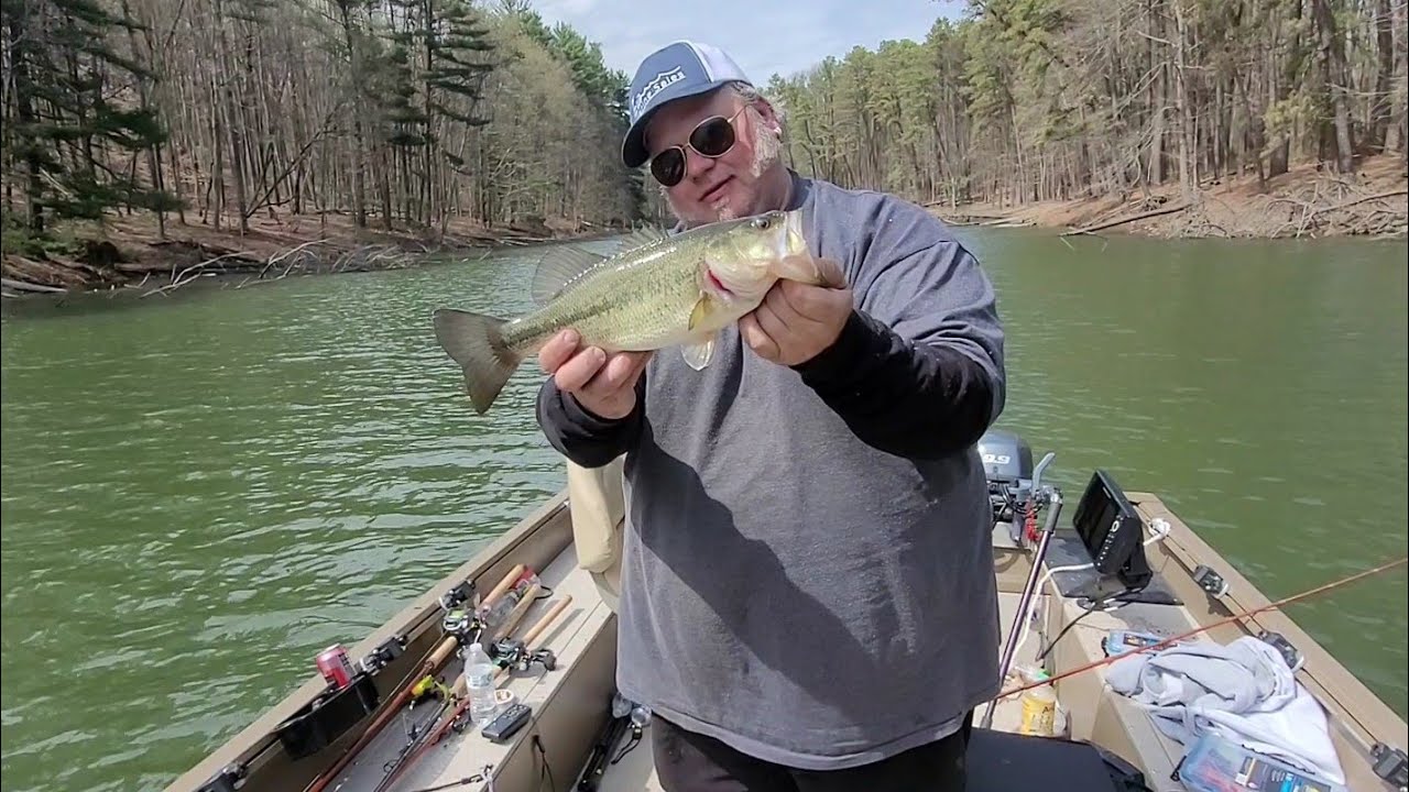Fishing Leesville lake in Ohio