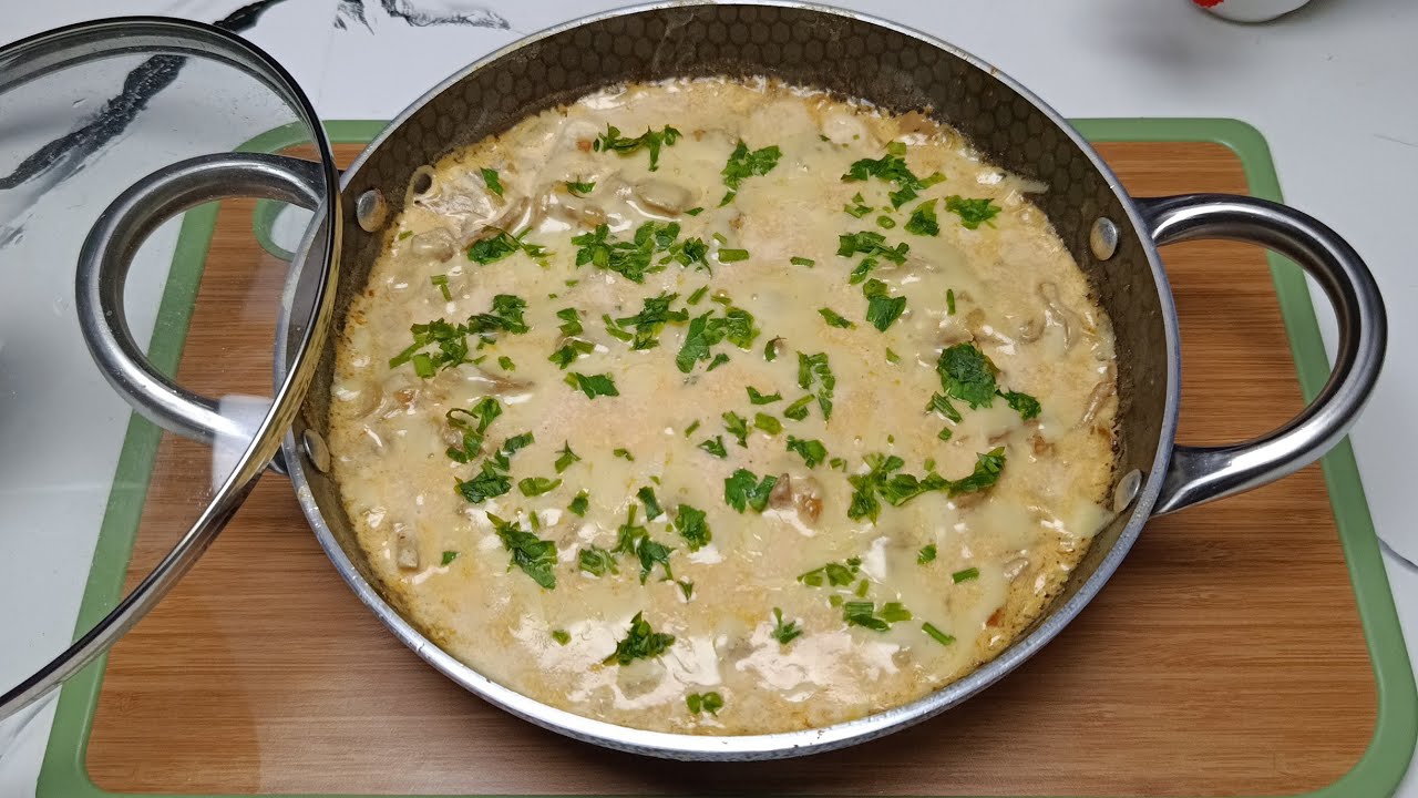 قطع الدجاج بالصلصة البيضاء و الجبن لذيذة 😍