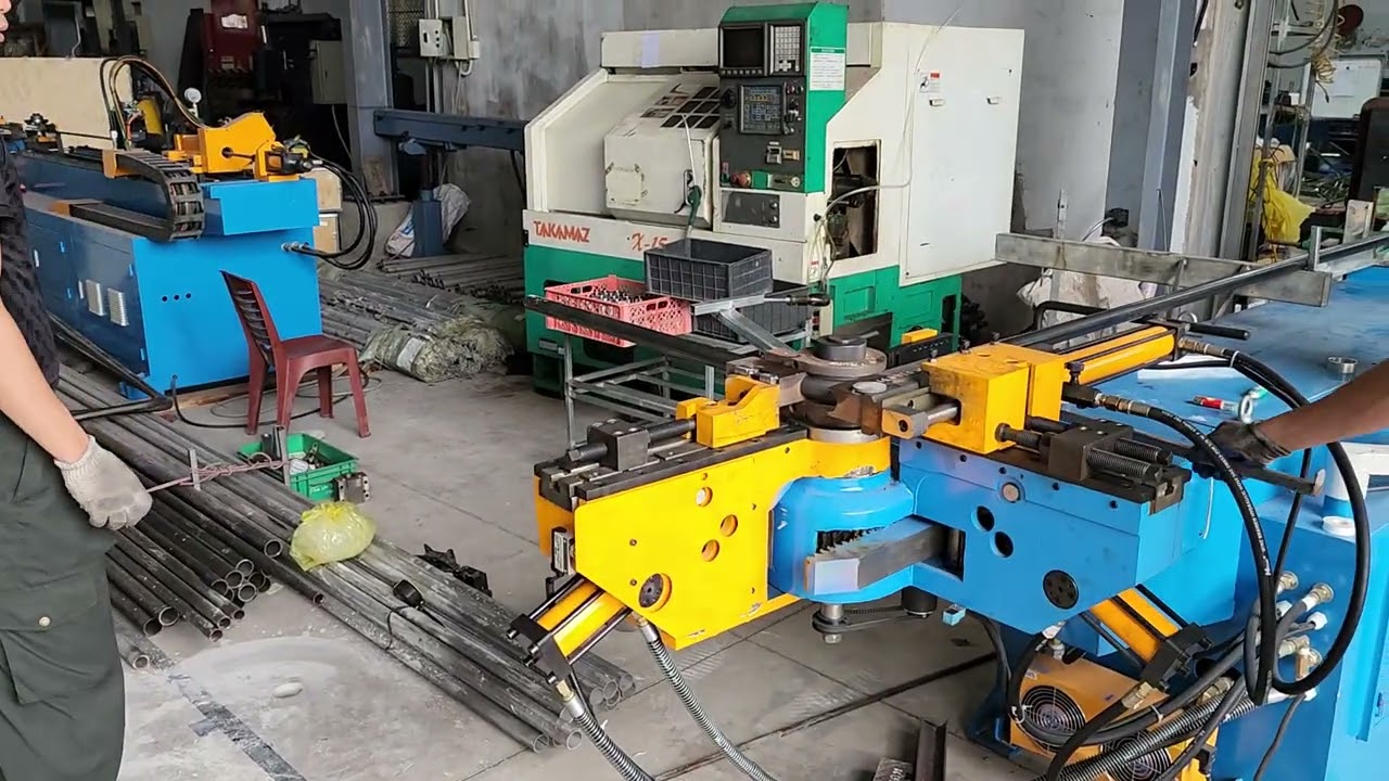 Máy uốn ống NC W50 . Uốn đẹp nhanh hiệu quả. Uốn khung tường rào đường cao tốc .