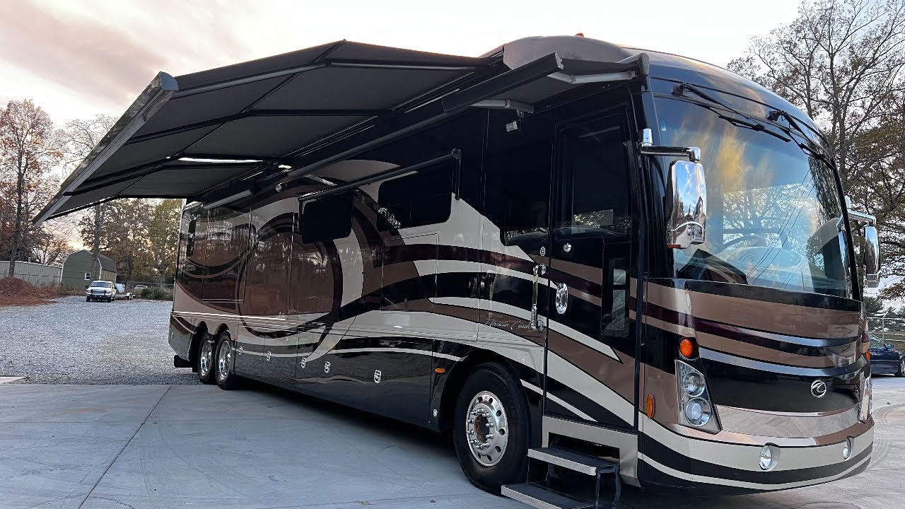 2015 AMERICAN COACH  TRADITION 42M
