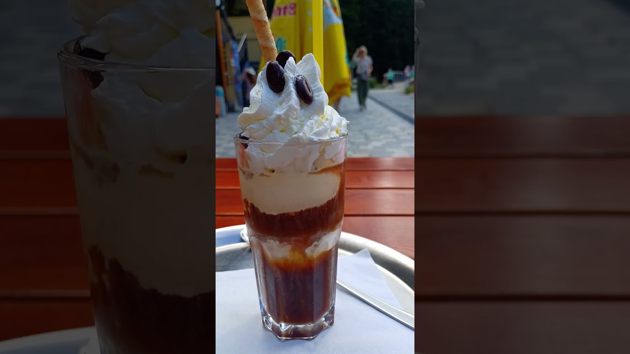 Und dann im Bistro des Arberseehauses noch Eiskaffee und Kaffee to go