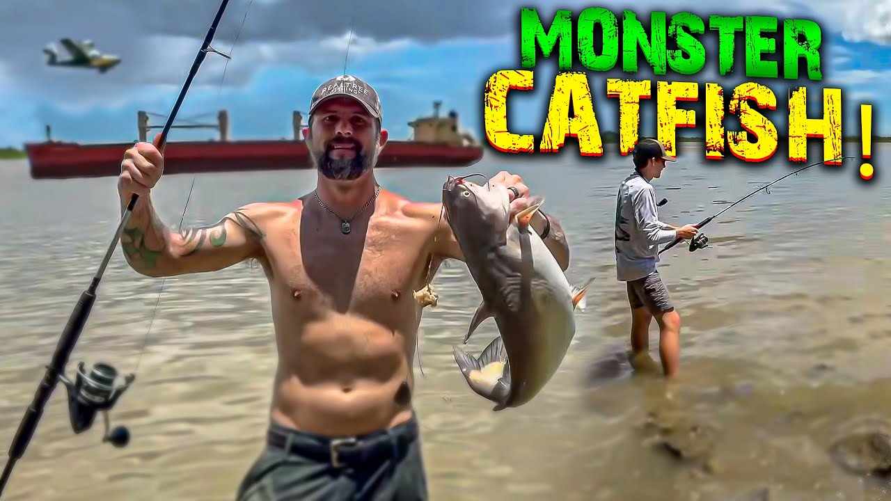 Bank Fishing the Mississippi River for HUGE Catfish!