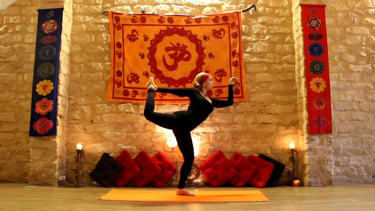 Presentación de Yoga Danza por Yunia Espinosa