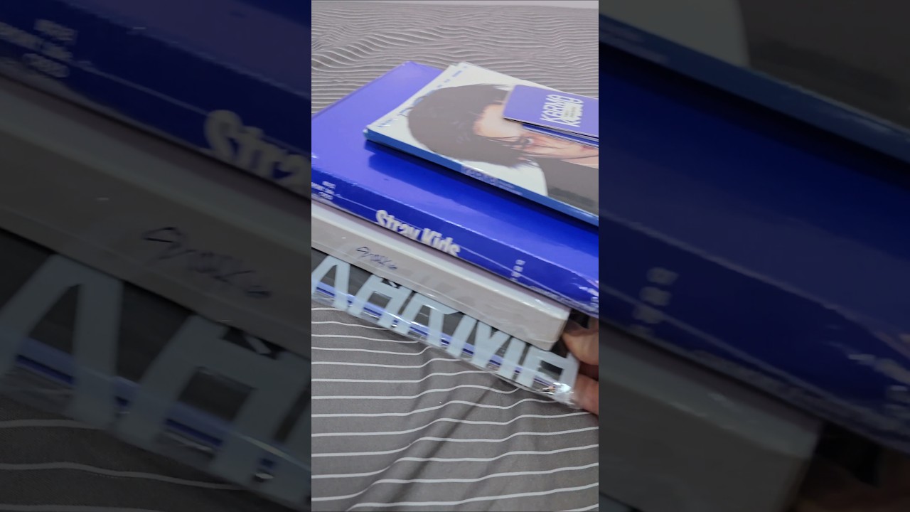 Stray Kids Karma album unboxing #straykids #skz #karma #kpop #unboxing #ceremony