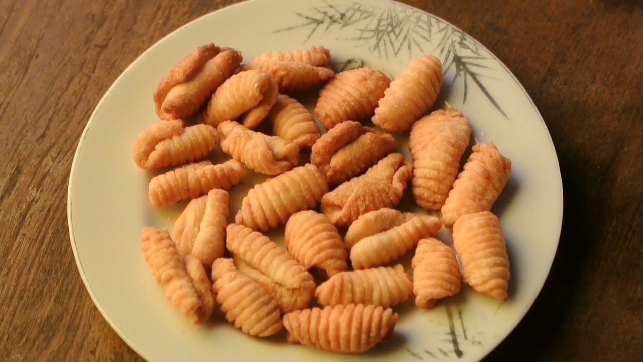 KULKULS - Goan Christmas Sweet (Sugar Curls) Recipe