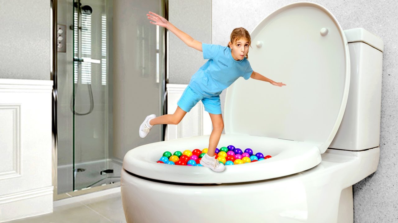 تحدي المرحاض مع فانيا مانيا كيدز! 🚽🎉✨