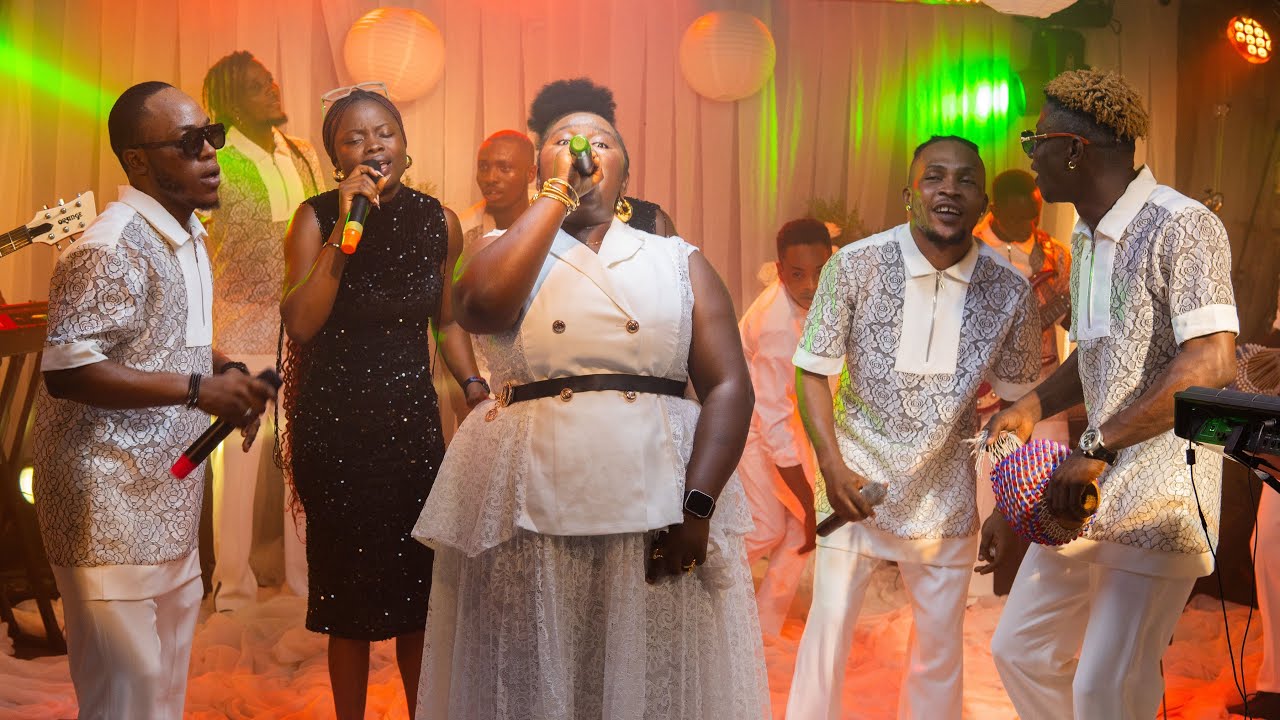 PRAISE GYRATION (praise from the east)
